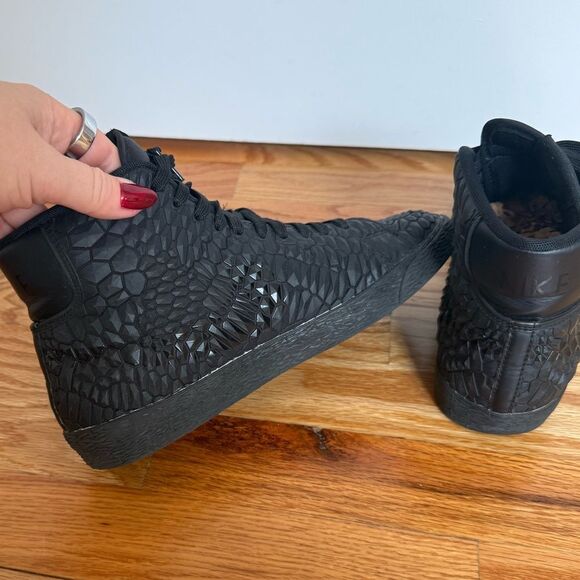 Nike Black Geometric High-Top Sneakers - Picture 8 of 12
